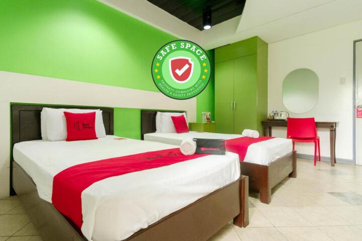 RedDoorz near Waltermart Subic
