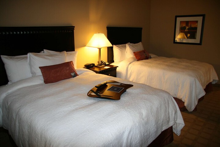 2 Queen Beds (4 of 5)