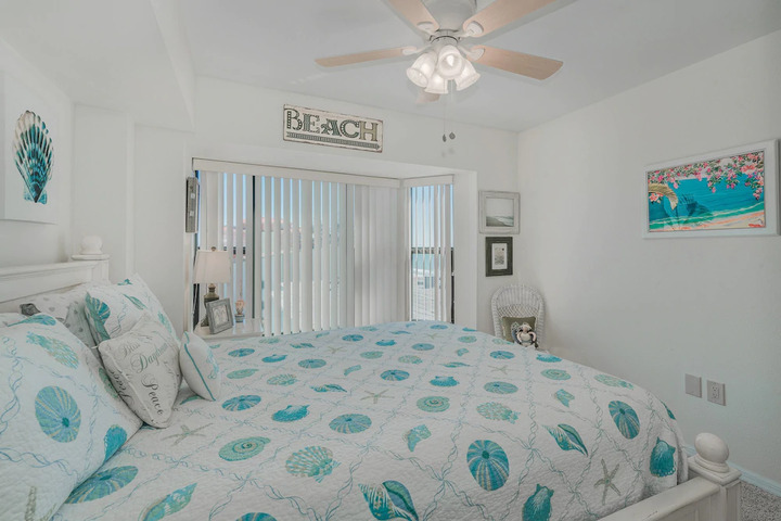 Room 2 of 8