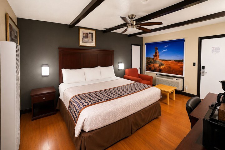 Room 2 of 17