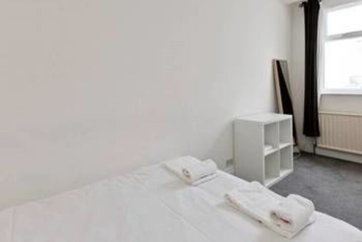 Room 6 of 19