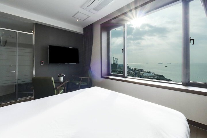 Room 32 of 55