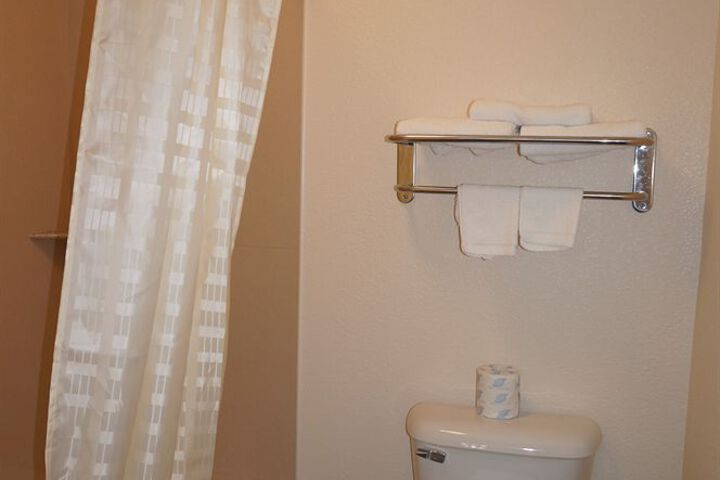 Room 17 of 38