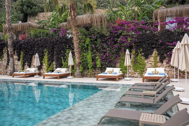 Pool Hotel