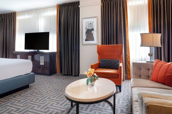 Room 35 of 102