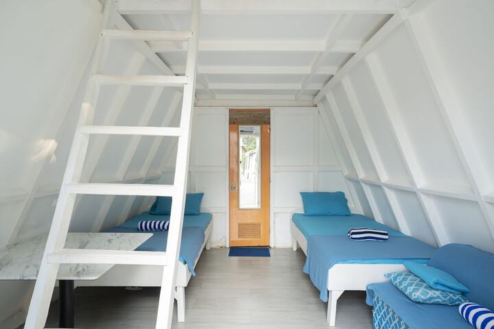 Room 4 of 37