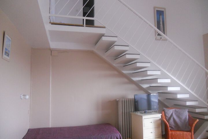Room 4 of 35