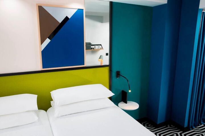 Room 19 of 50