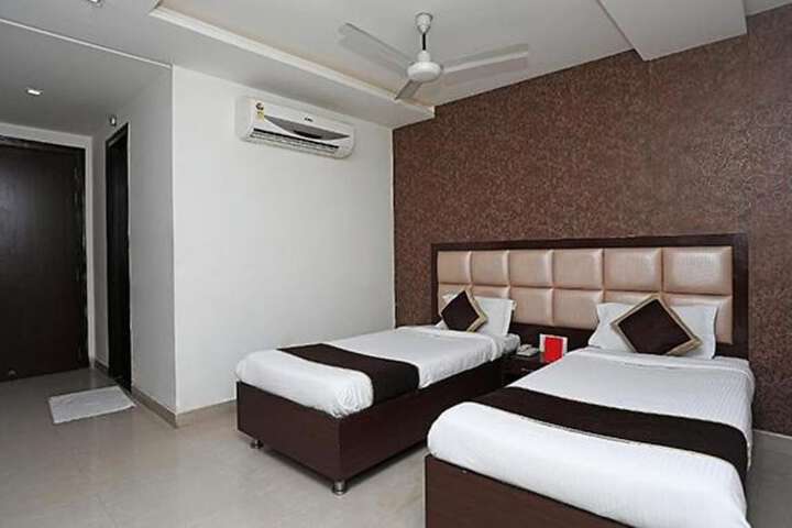 Room 12 of 19