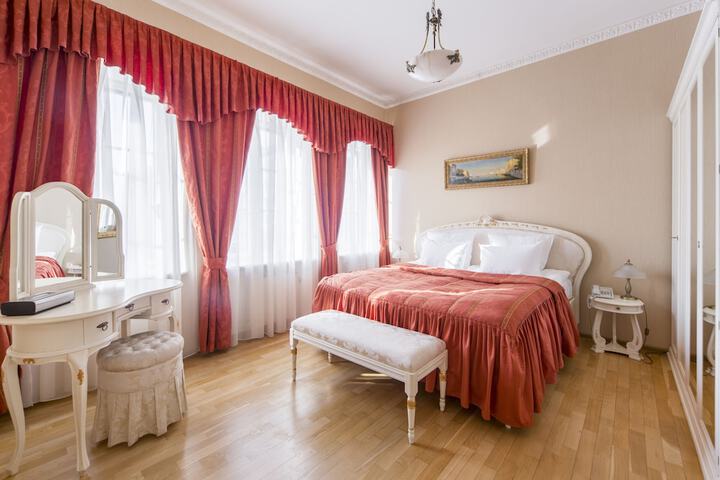 Room 28 of 109