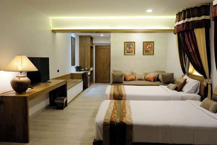 Room 33 of 54