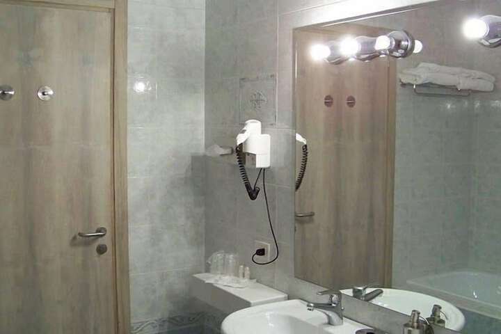 Room 36 of 48