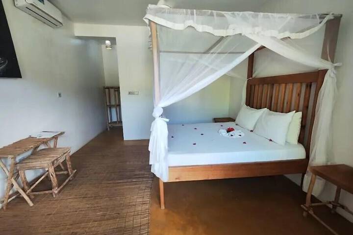 Room 2 of 6