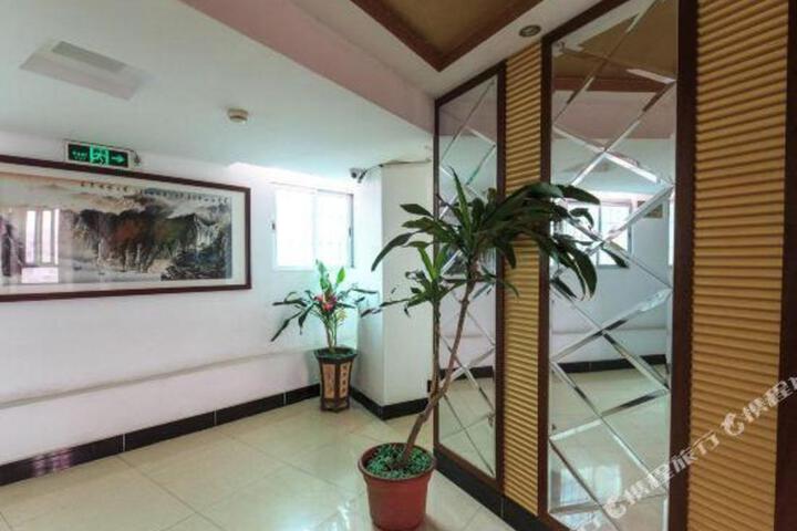 Dongfang Hotel