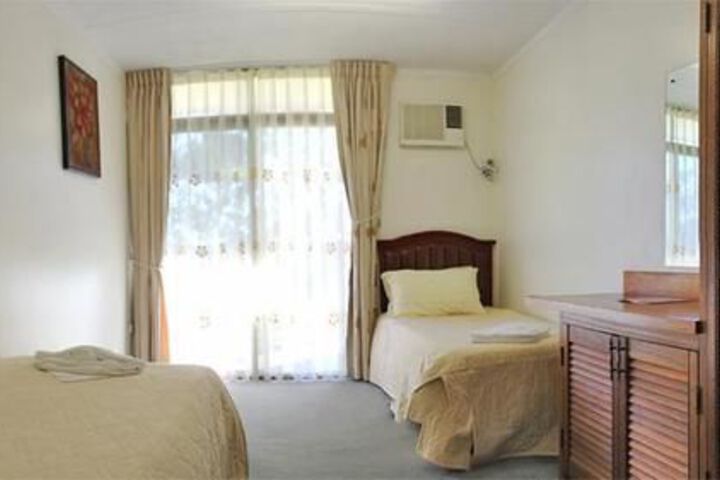 Room 2 of 11