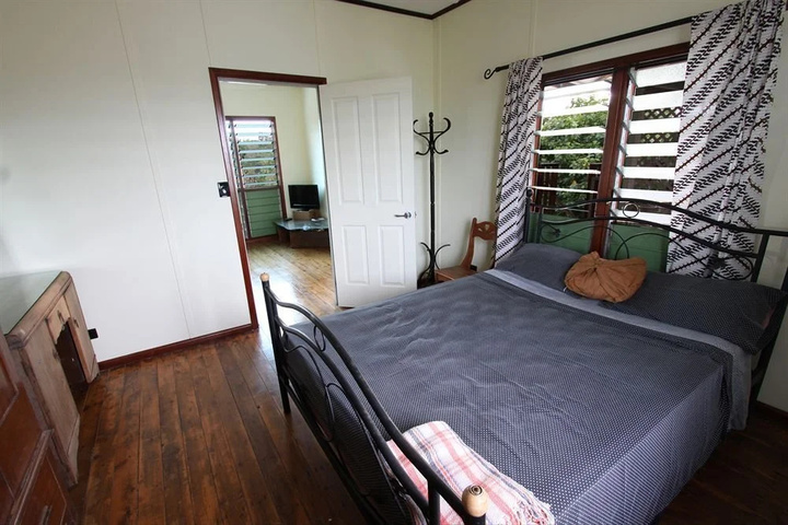 Room 2 of 6