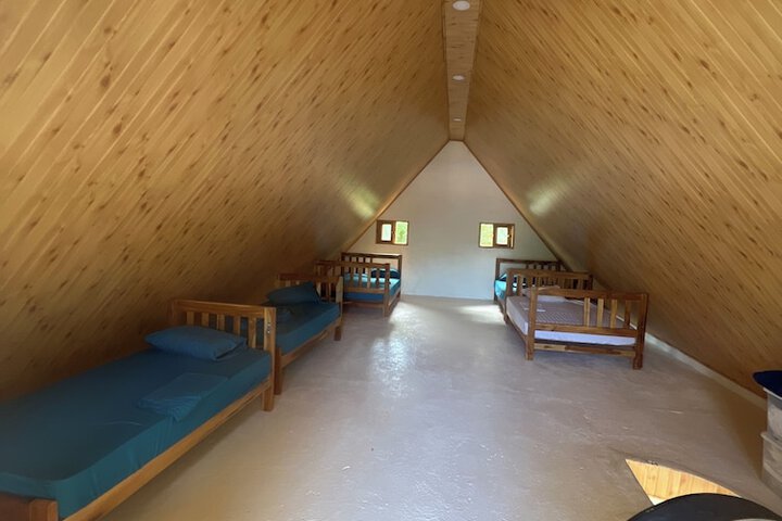 Room 8 of 10