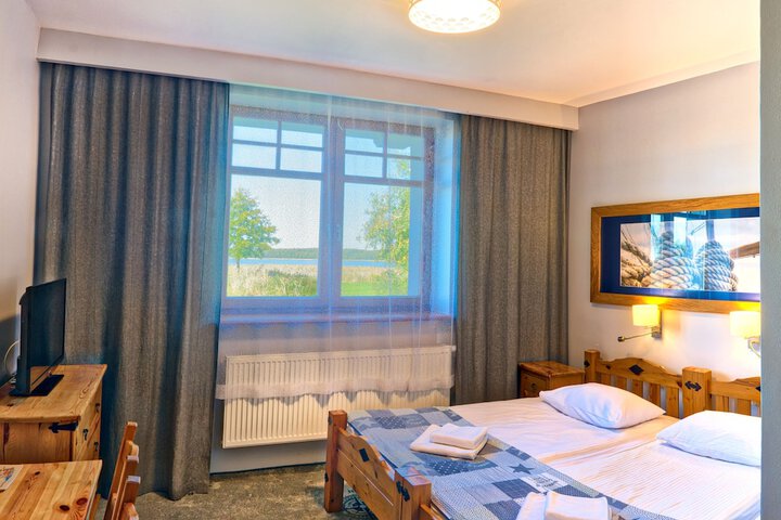 Room 31 of 210