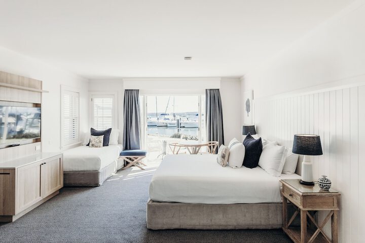 Room 25 of 74