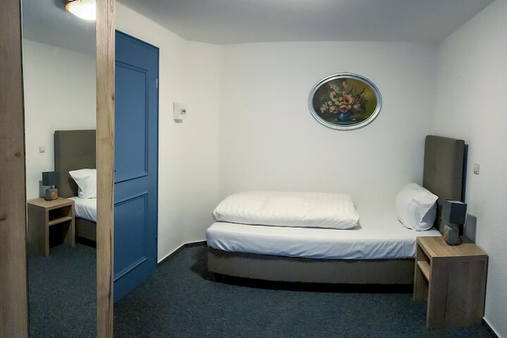 Room 20 of 76