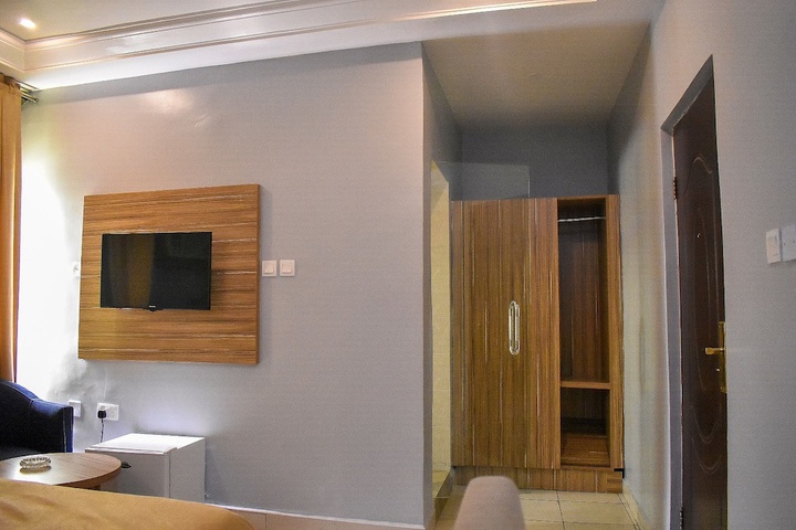 Room 18 of 41