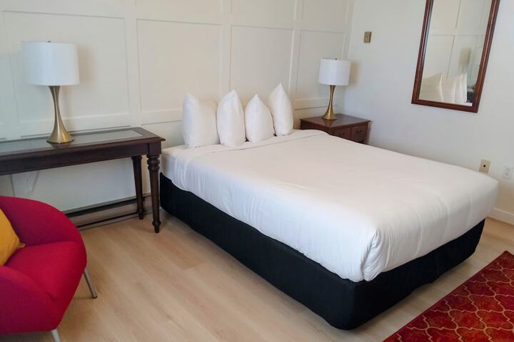 Room 41 of 183