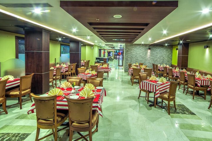 Dining 11 of 15
