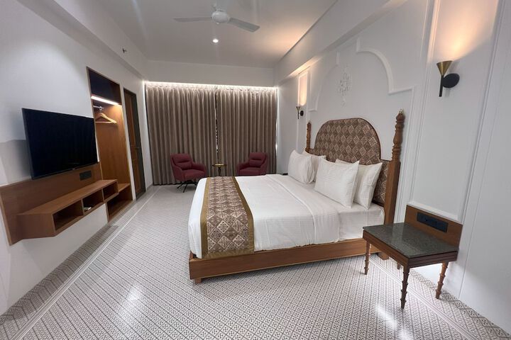 Room 5 of 70