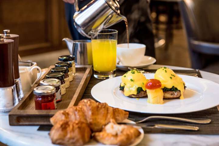 Breakfast/Coffee Service 120 of 139