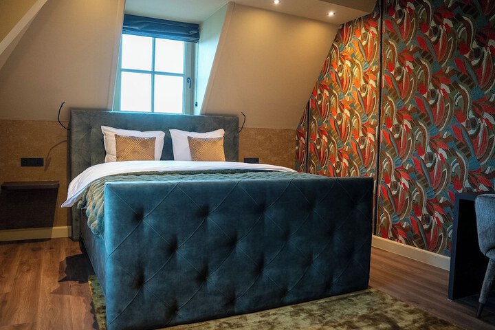 Room 7 of 34