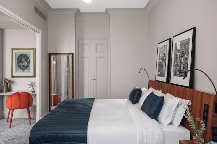 Room 15 of 200