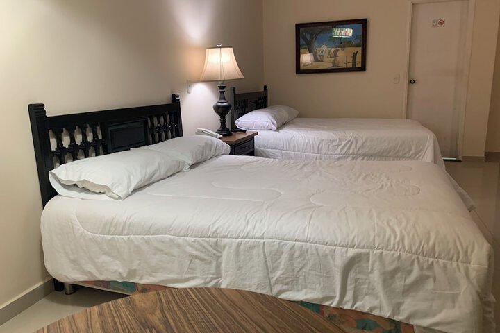 Room 34 of 76