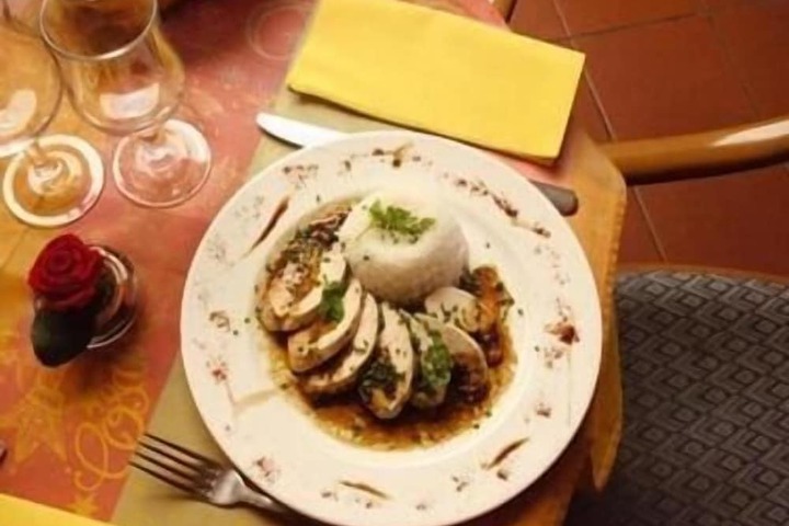 Dining 37 of 46