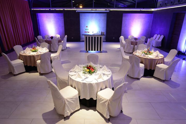 Dining 16 of 19