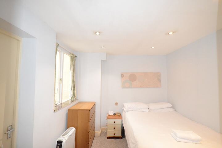 Room 109 of 371