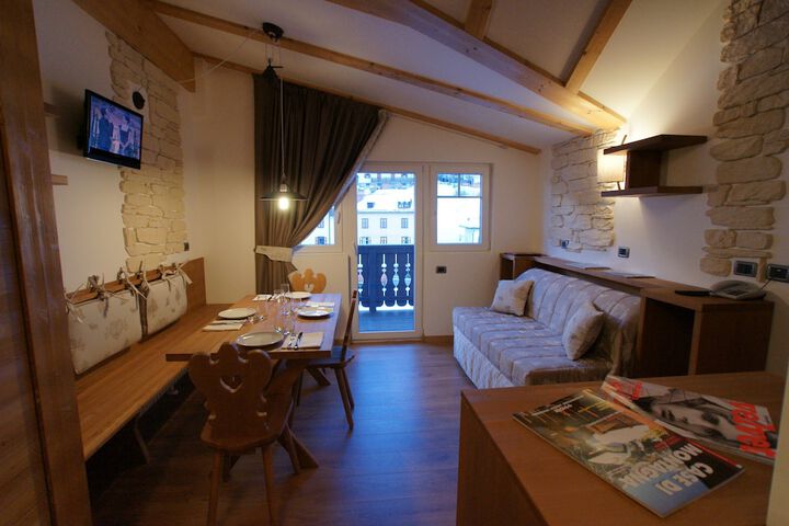 Room 12 of 39