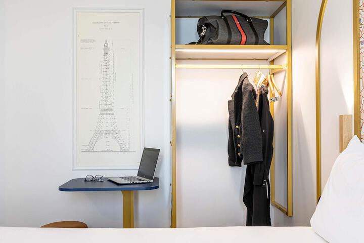 Room 10 of 60