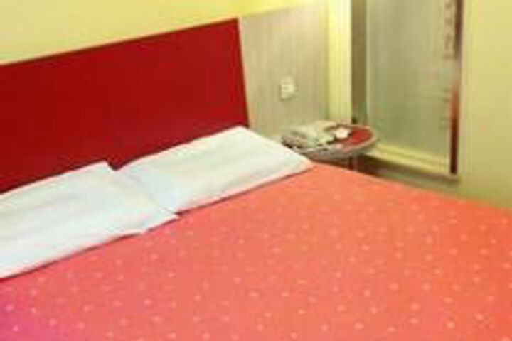 Room 18 of 31