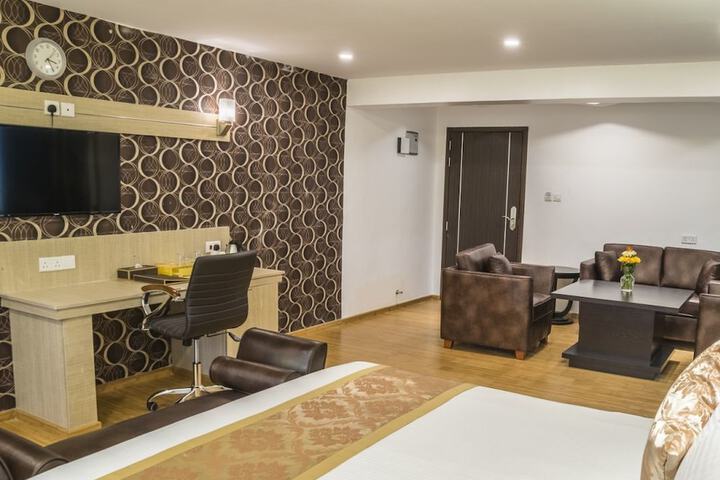 Room 7 of 34