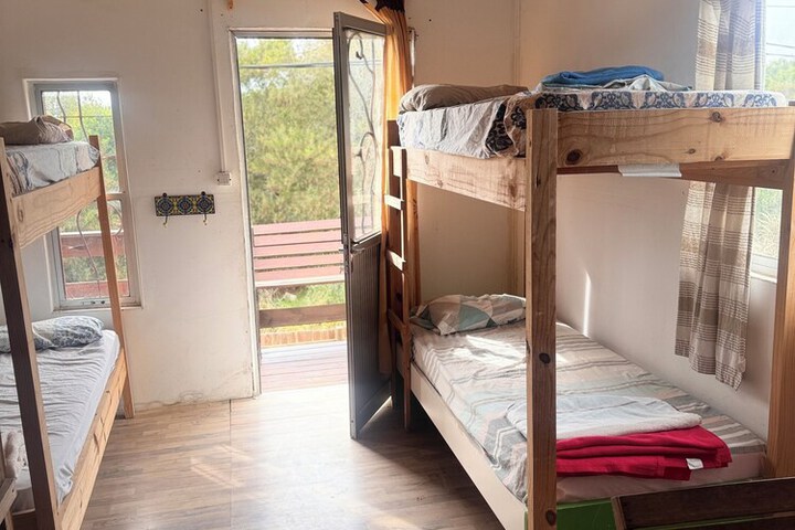 Room 12 of 18