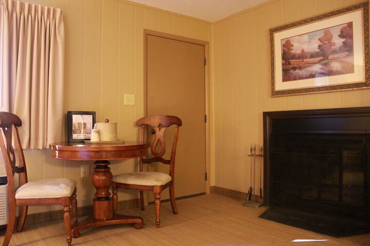 Room 15 of 33