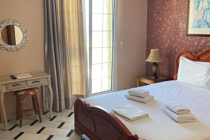Room 10 of 75