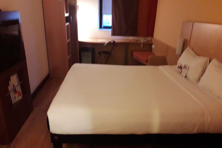 Room 3 of 64