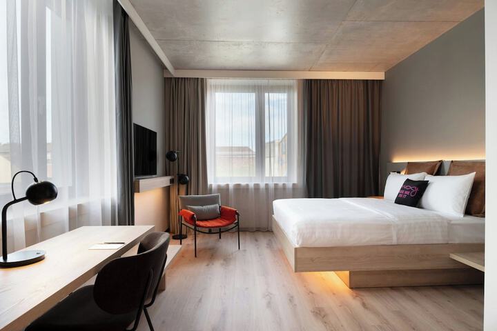 Room 43 of 74