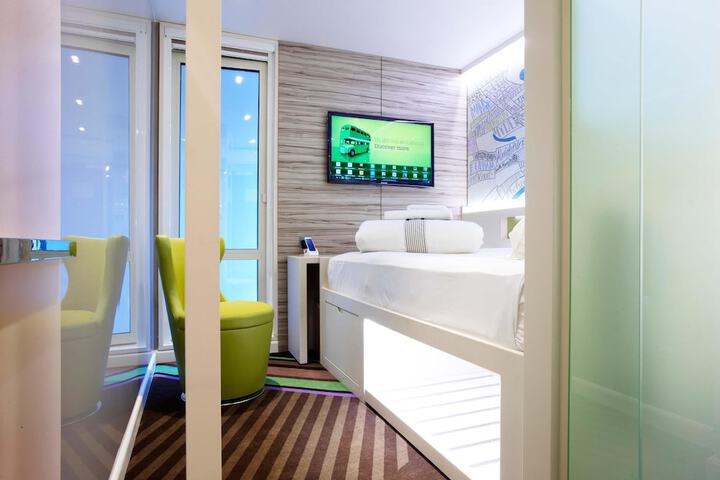Room 7 of 17