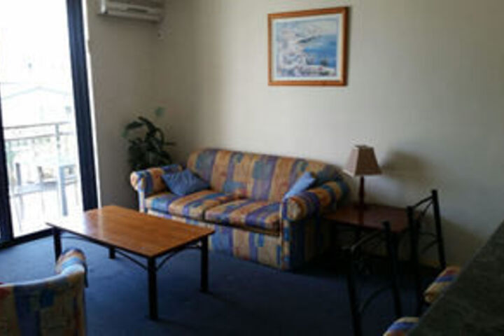 Room 13 of 21