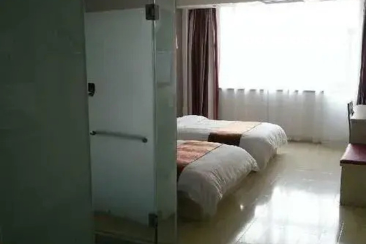 Room 4 of 13