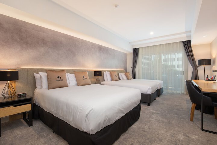 Room 6 of 40