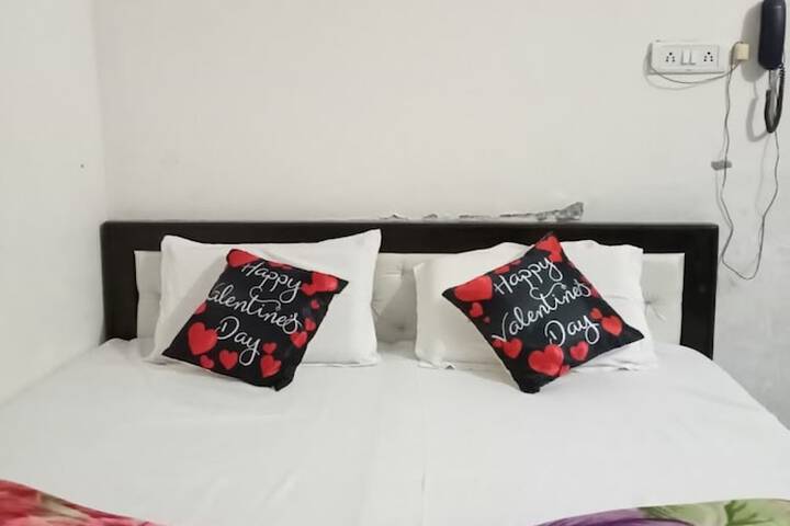 Room 3 of 9