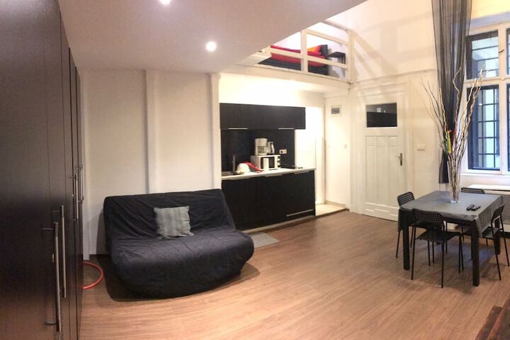 Room 28 of 65